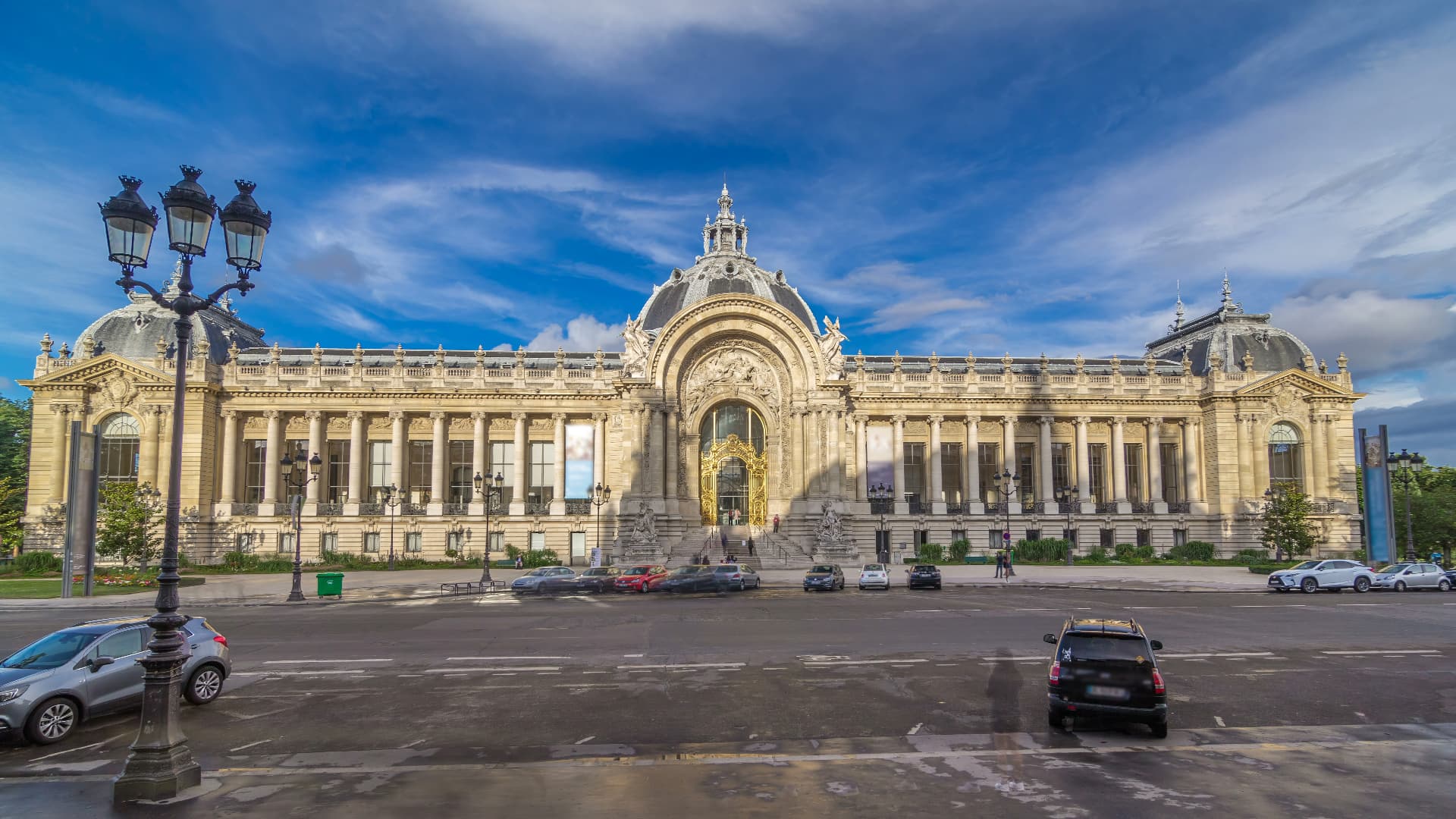 Petit Palais façade with its central dome and colonnade on Avenue Winston-Churchill