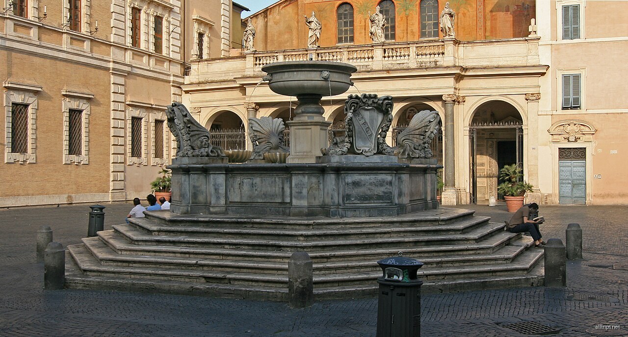Piazza Santa Maria in Trastevere, Rome, the best neighbourhood for a 3 or 4 day Rome dinner