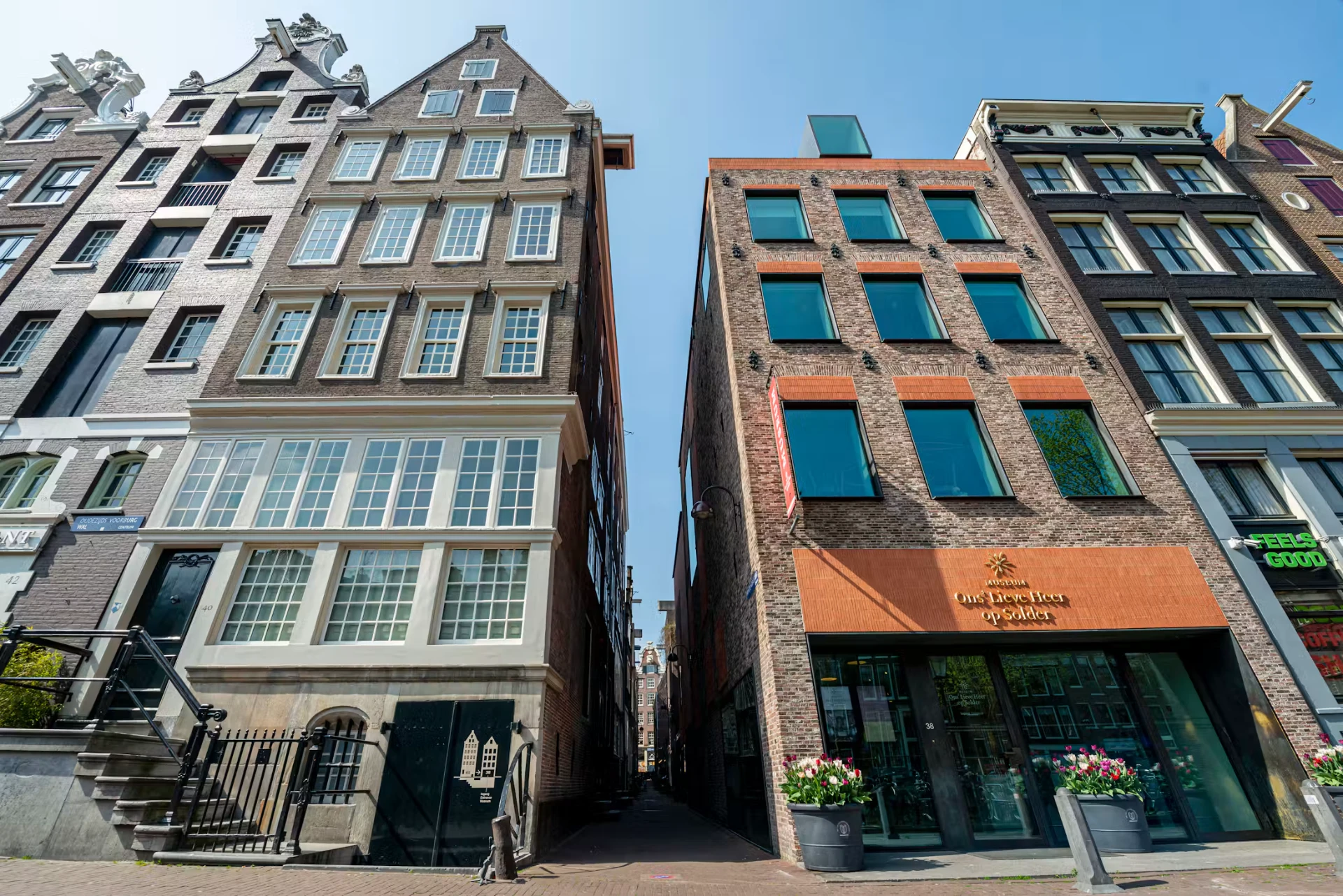 The canal-house entrance of Museum Ons' Lieve Heer op Solder in Amsterdam