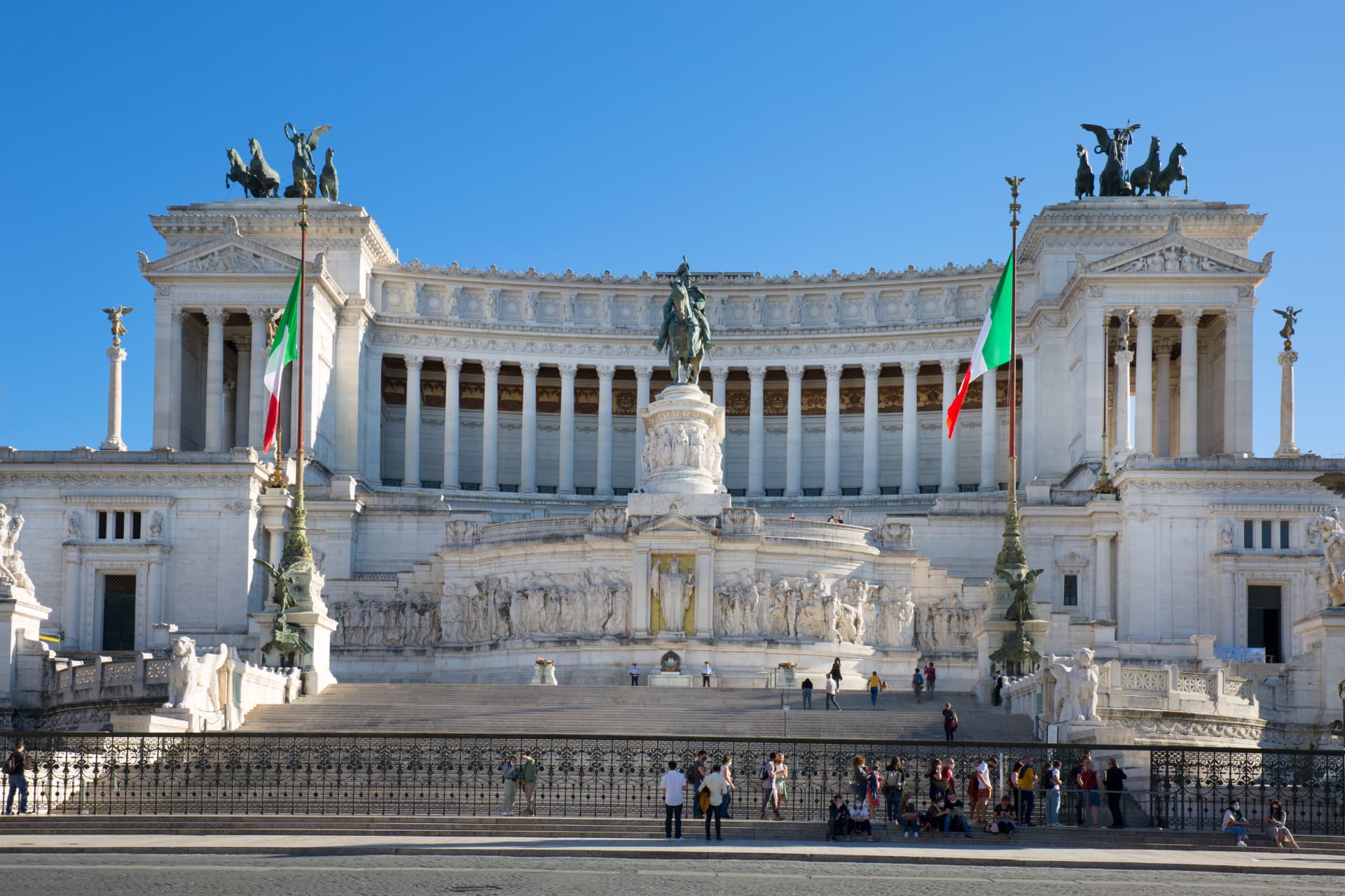 Victor Emmanuel Monument (Vittoriano) in Rome 2026 - massive white marble 'Wedding Cake' monument at Piazza Venezia with rooftop terrace, Italian flags, and 360-degree city views